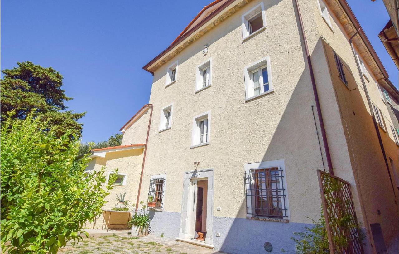 5 Bedroom Amazing Home In Fabbiano Fabbiano  Exteriér fotografie