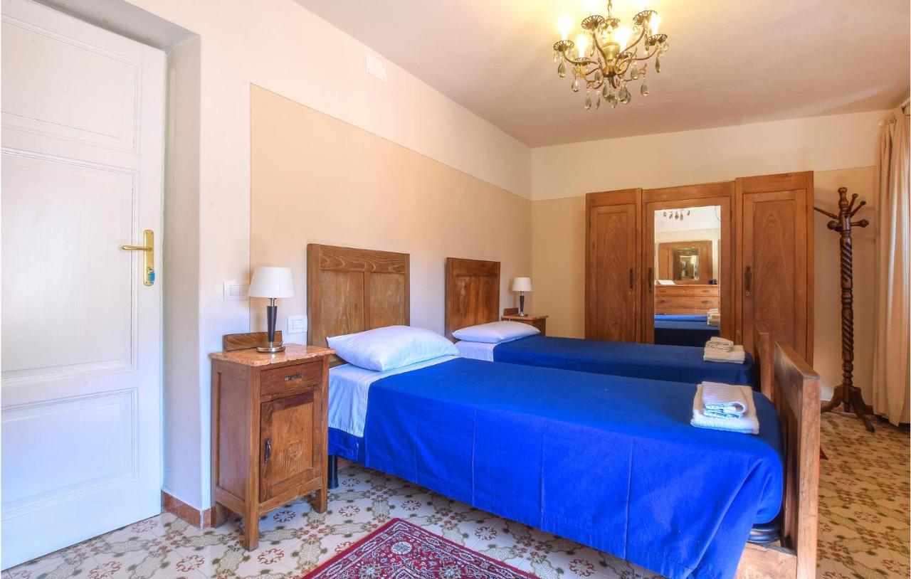5 Bedroom Amazing Home In Fabbiano Fabbiano  Exteriér fotografie